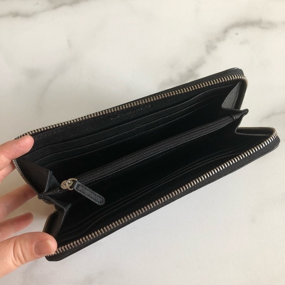 Michael Kors Houndstooth Print Continental Wallet - Picture 3 of 8